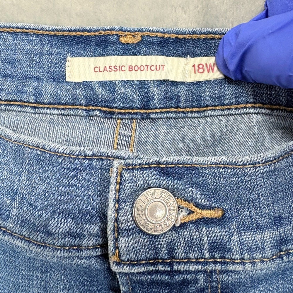 Levi's Womens 18W (38x31) Classic Bootcut Medium Wash Stretch Denim Plus Size - Picture 8 of 11